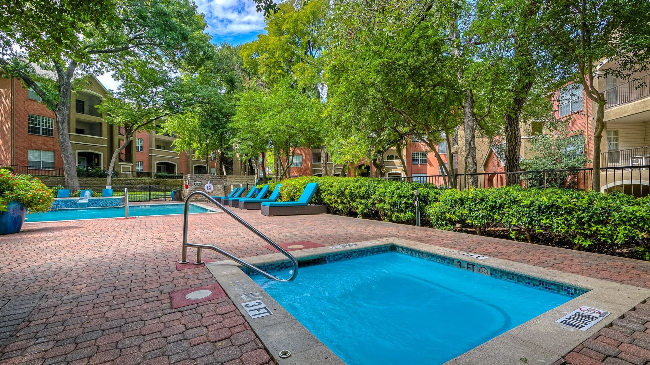 2 Apartments for Rent at Thornbury at Chase Oaks in Plano, TX